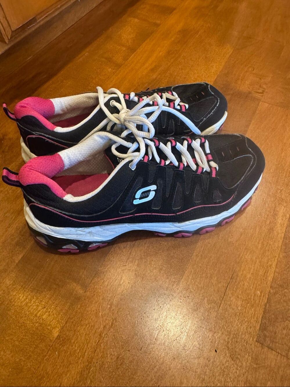 Skechers Women’s Size 9 Black Pink Leather Trail Walking Shoes Sneakers 11841